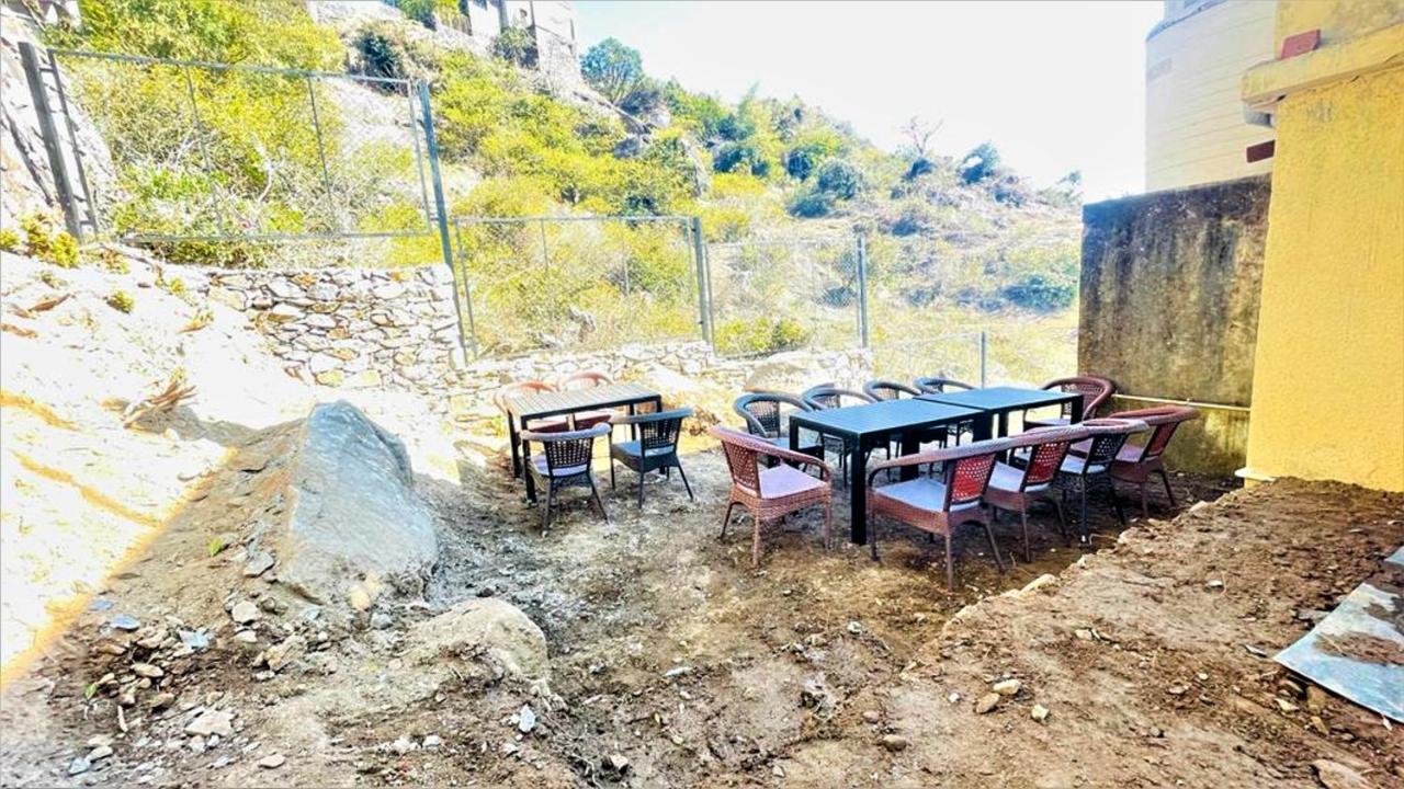 Bed and Breakfast Shikhar Bunglow - A Stunning Valley View Bungalow In Маунт-Абу Экстерьер фото