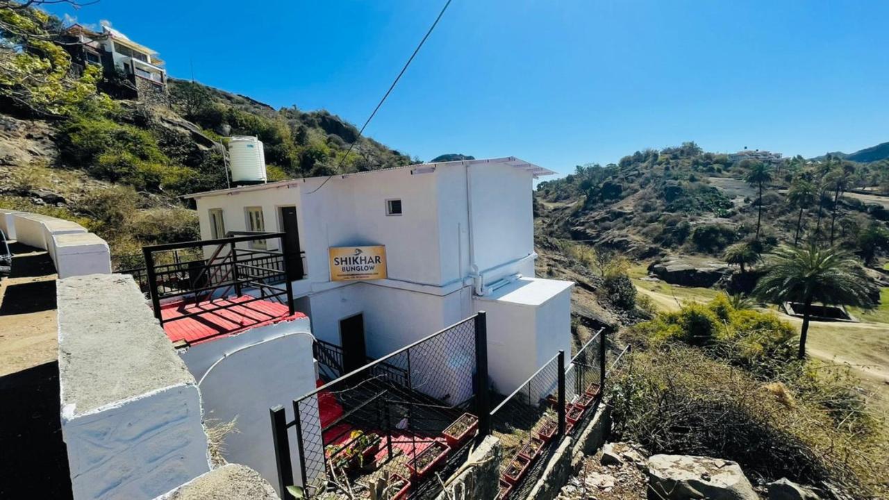 Bed and Breakfast Shikhar Bunglow - A Stunning Valley View Bungalow In Маунт-Абу Экстерьер фото